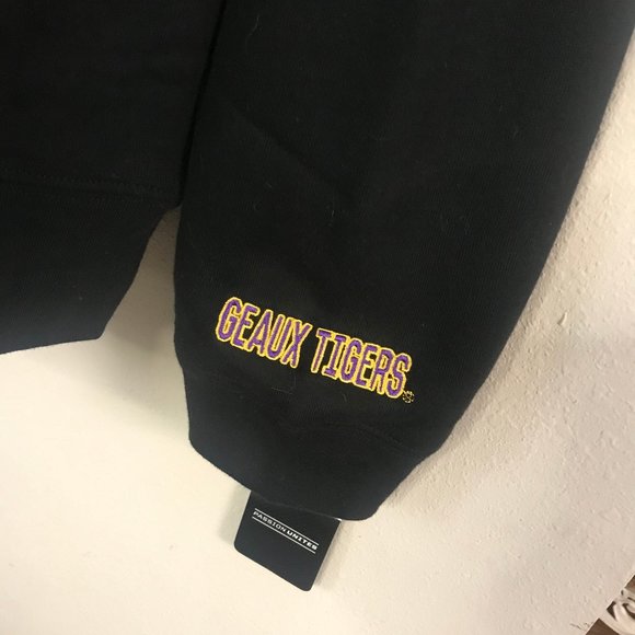 NWT LSU Tigers Black pullover Hoodie  Men's Size XL Embroider Letters - Picture 4 of 6